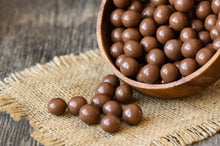 Load image into Gallery viewer, DRAGEES CHOCOLATE SCOTCH